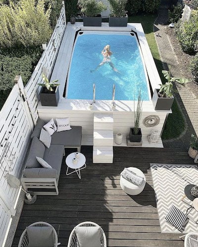 Quel aménagement réaliser autour d'une piscine hors-sol