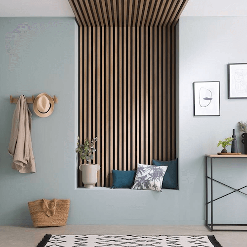 Comment utiliser un tasseau bois mural pour transformer votre maison