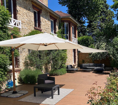 terrasse composite neowood teck et salon de jardin bas