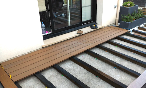 Terrasse en bois composite ultraprotect et sa structure