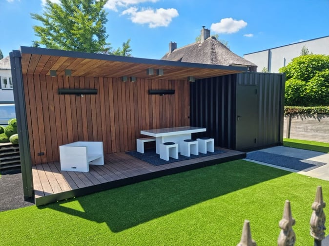 Maison container avec bois composite via pinterest