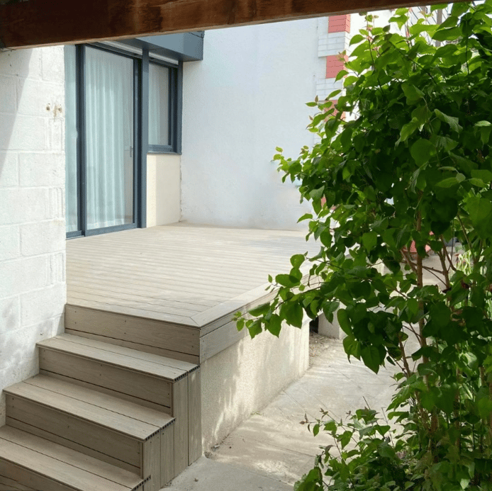 terrasse composite surélevée