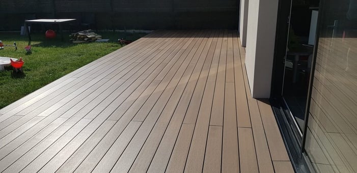 L'installation d'une terrasse en bois composite est facilité par les conseils Neowood