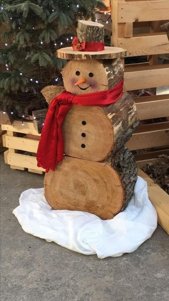 déco noel exterieur : bonhomme de neige en bois