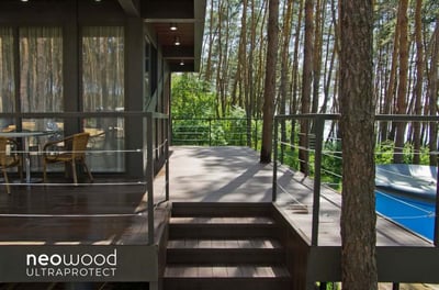 Terrasse composite couleur noyer