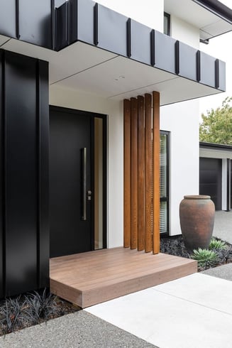 Entrée de maison en PVC et terrasse composite