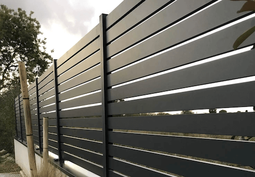 Clôture aluminium ajourée verticale, clôture décorative extérieur