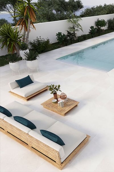 terrasse en carrelages pour bord de piscine 