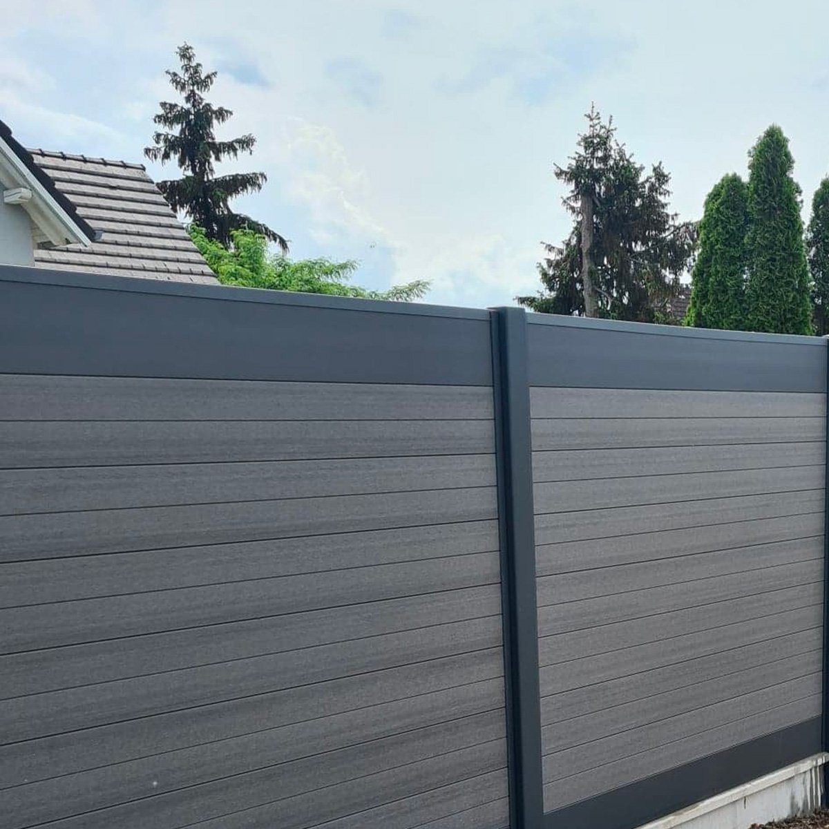 Lame composite ou aluminium : quoi choisir pour ma clôture ?