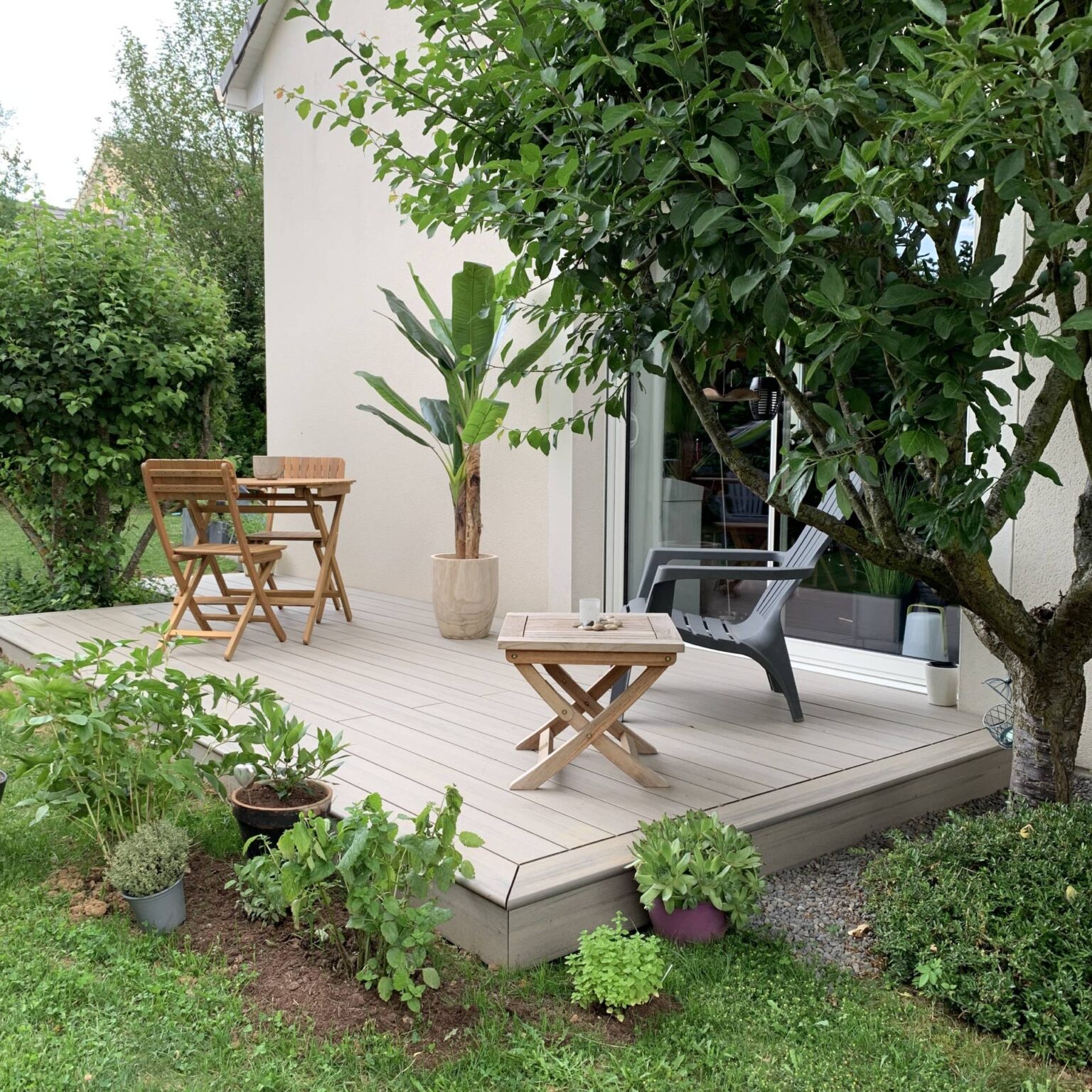 Neowood Comment réaliser un cadre de terrasse bois composite