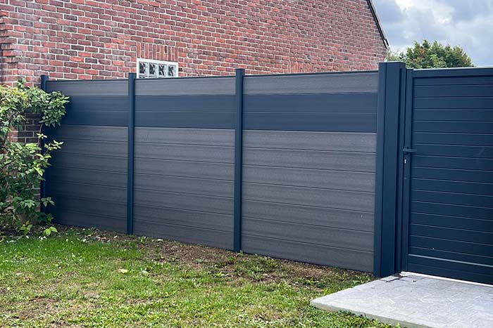 3 astuces pour une pose de clôture composite réussie