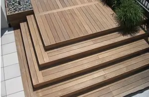 terrasse composite teck avec marches escalier, Bois naturel ou bois composite